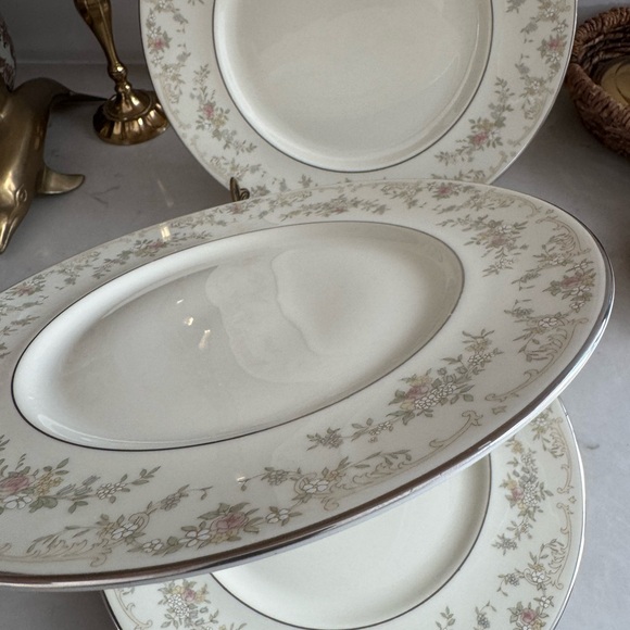 Vintage ROYAL DOULTON The Romance Collection DIANA Dinner Plates Set of 4